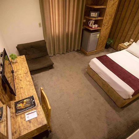 Valencia Ap Cairo Hotell Exteriör bild