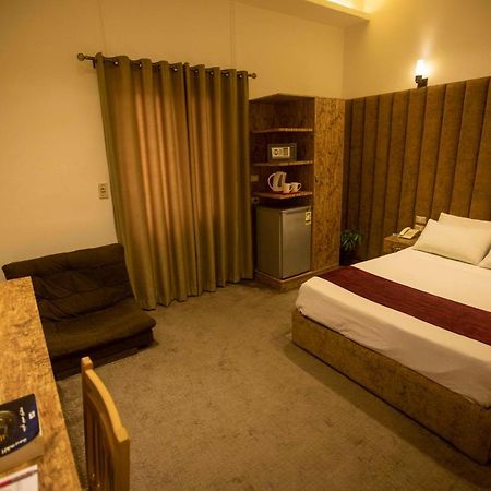 Valencia Ap Cairo Hotell Exteriör bild