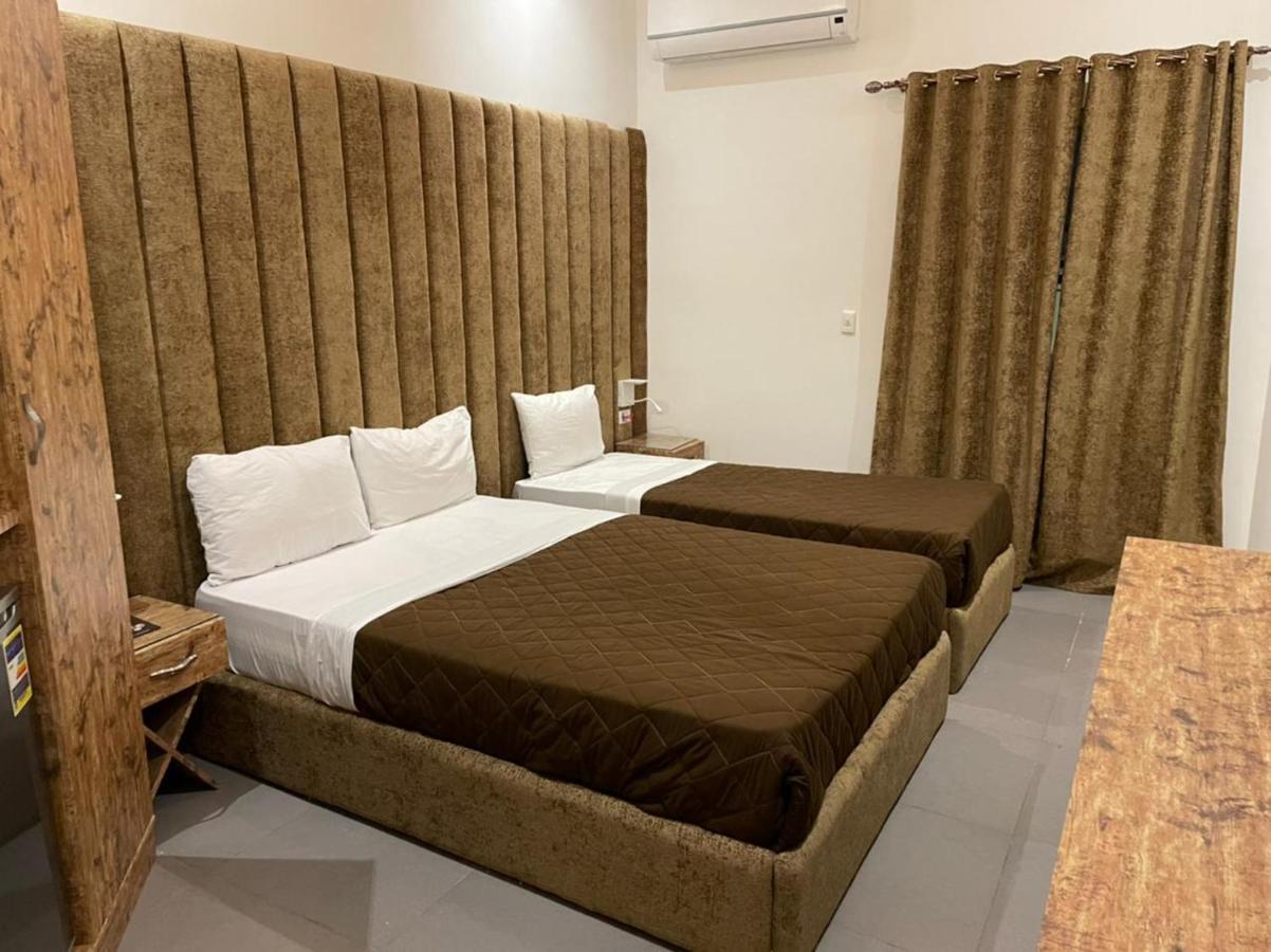 Valencia Ap Cairo Hotell Exteriör bild