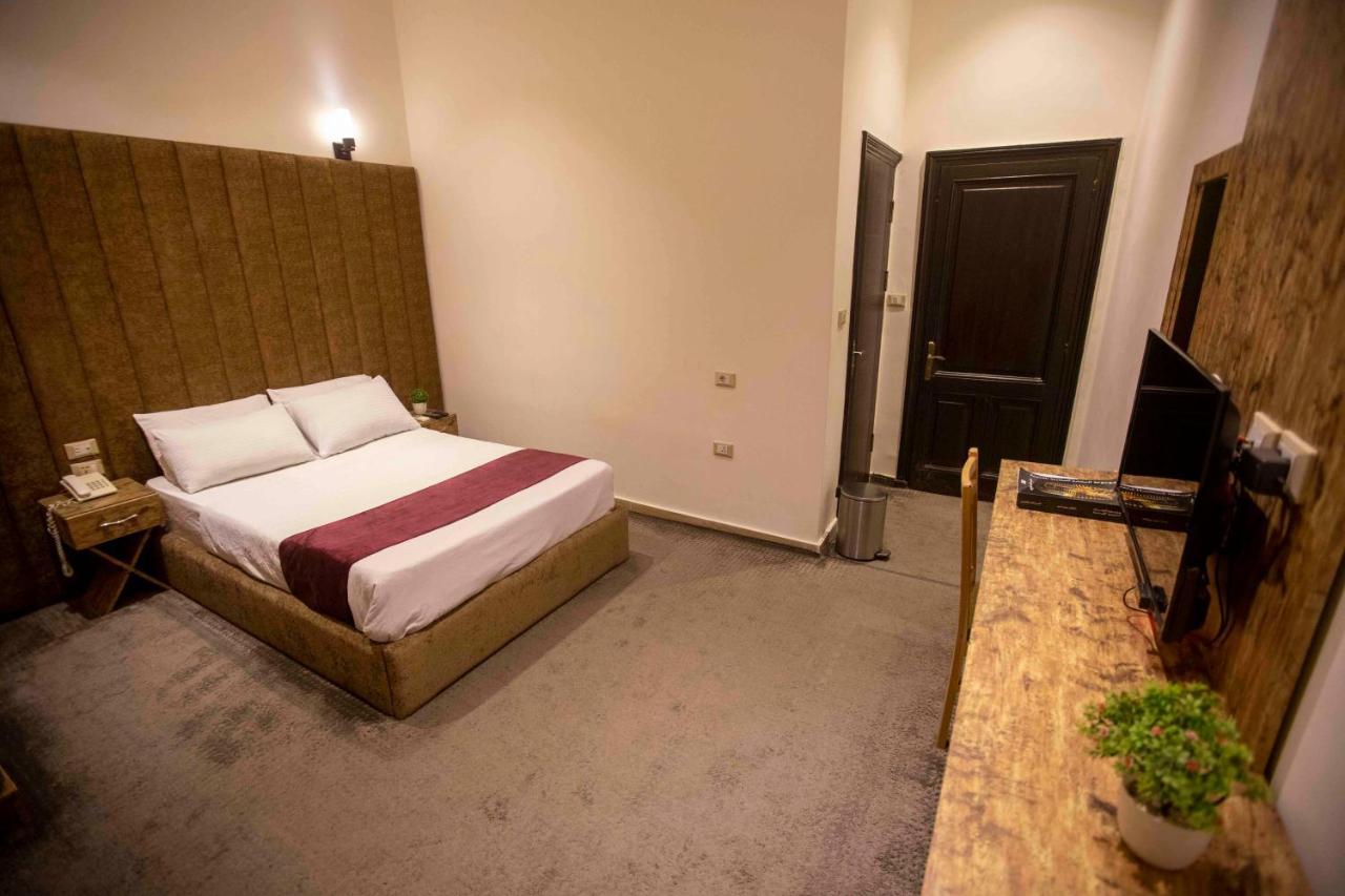 Valencia Ap Cairo Hotell Exteriör bild