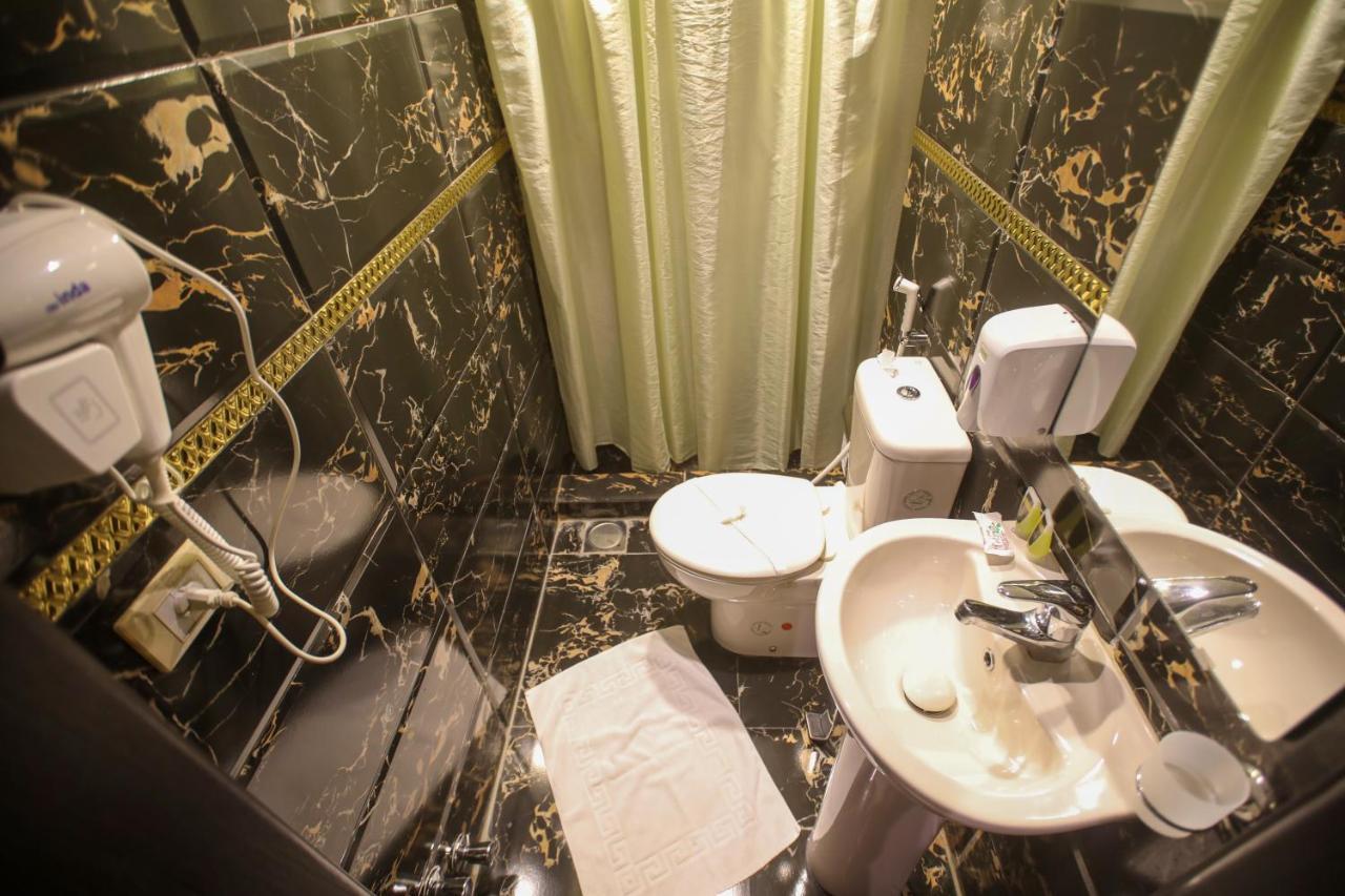 Valencia Ap Cairo Hotell Exteriör bild